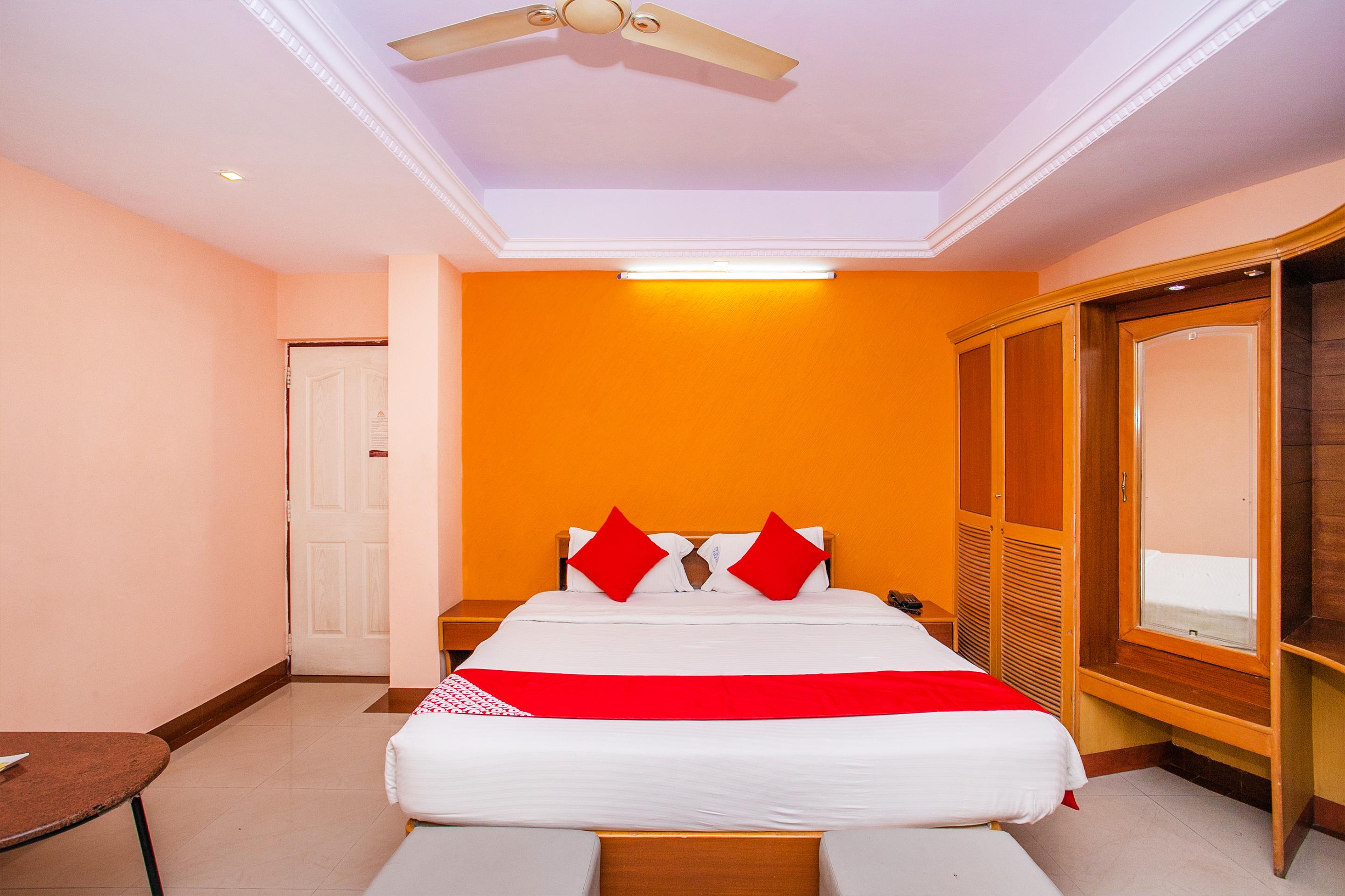 Oyo 331 Hotel Skanda Shelters Bangalore Luaran gambar
