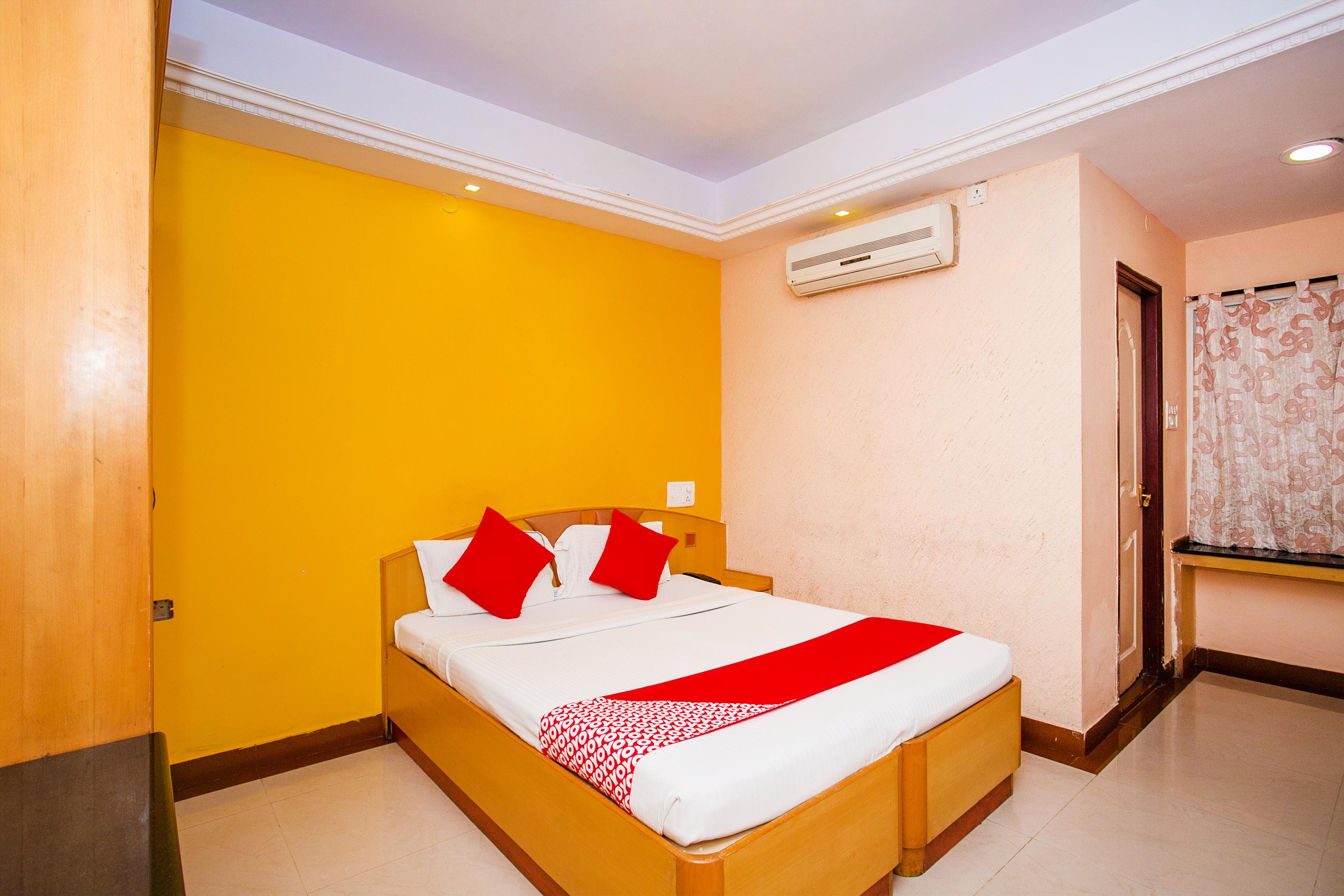 Oyo 331 Hotel Skanda Shelters Bangalore Luaran gambar