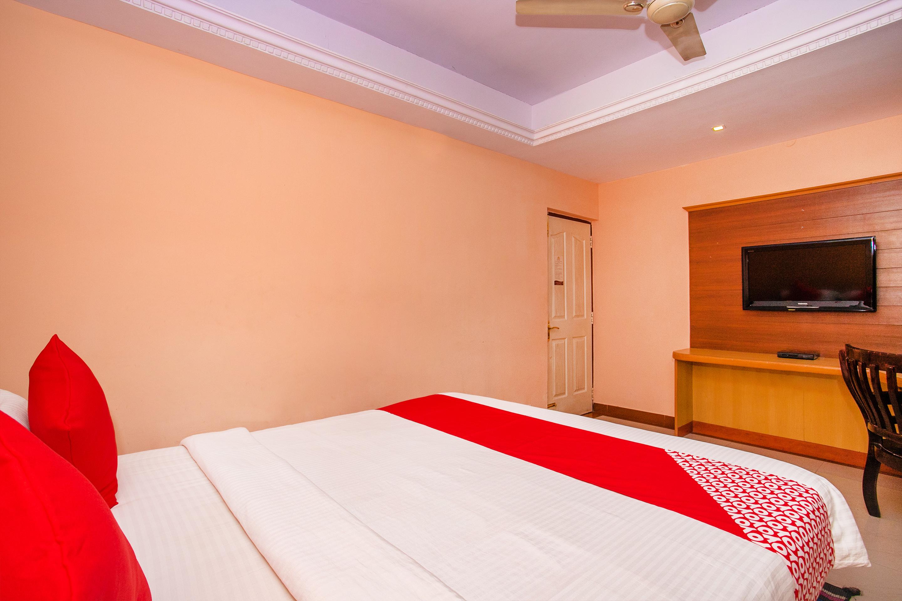 Oyo 331 Hotel Skanda Shelters Bangalore Luaran gambar