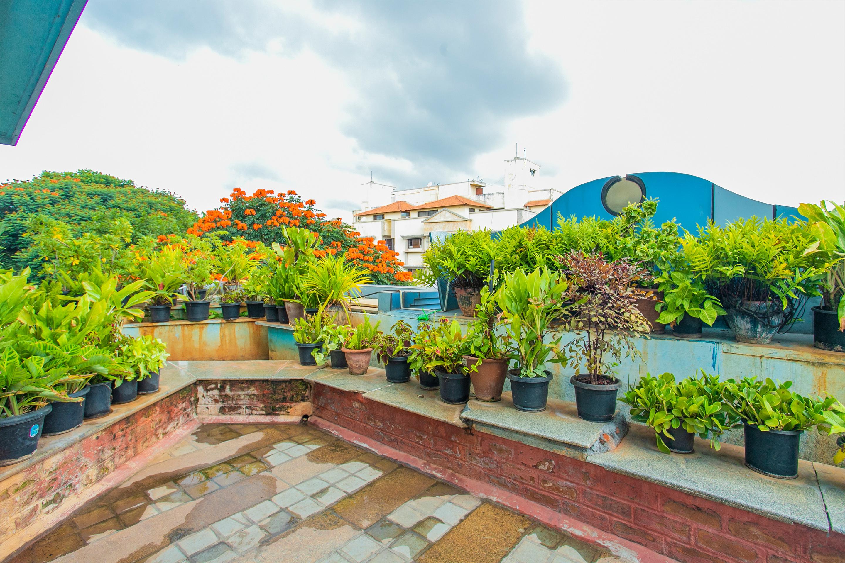 Oyo 331 Hotel Skanda Shelters Bangalore Luaran gambar