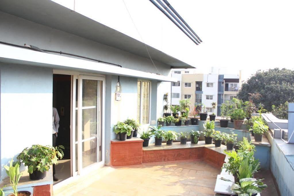 Oyo 331 Hotel Skanda Shelters Bangalore Luaran gambar