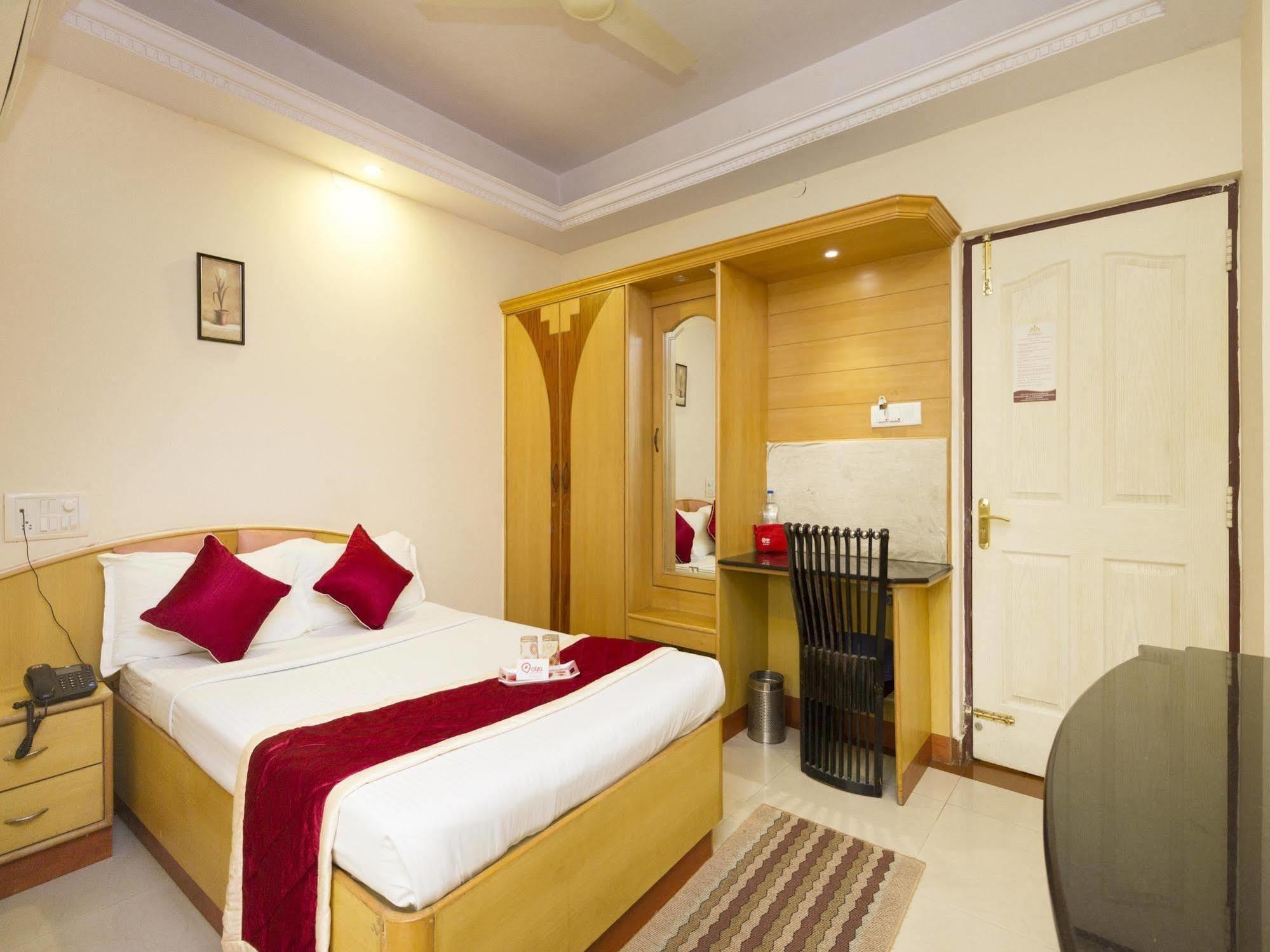 Oyo 331 Hotel Skanda Shelters Bangalore Luaran gambar