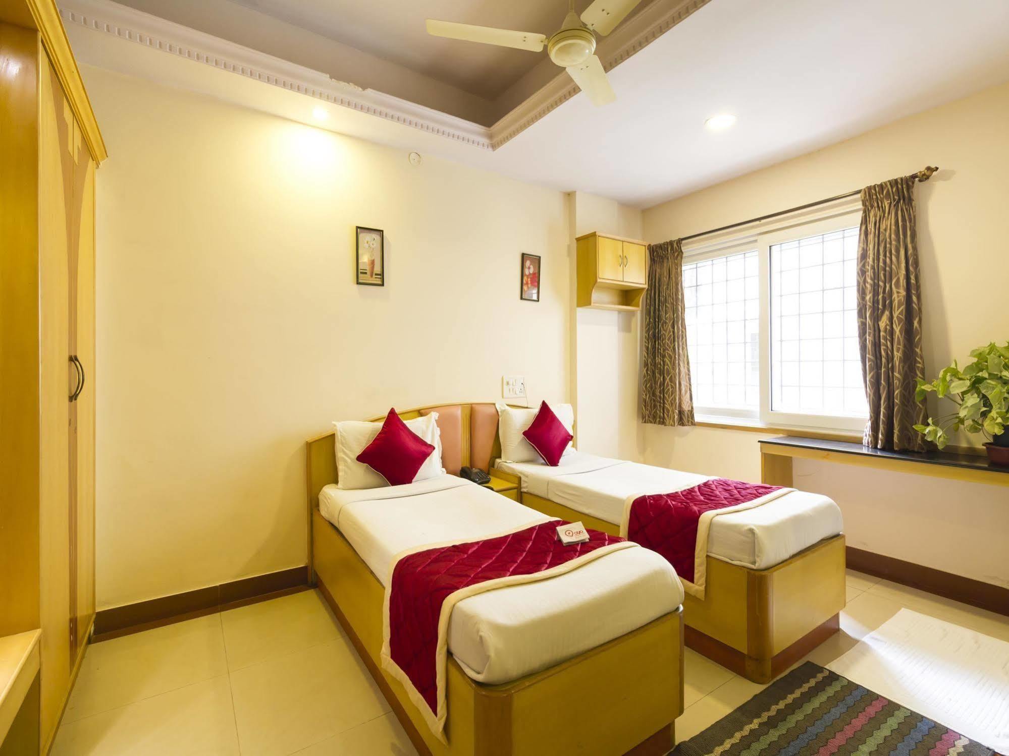 Oyo 331 Hotel Skanda Shelters Bangalore Luaran gambar